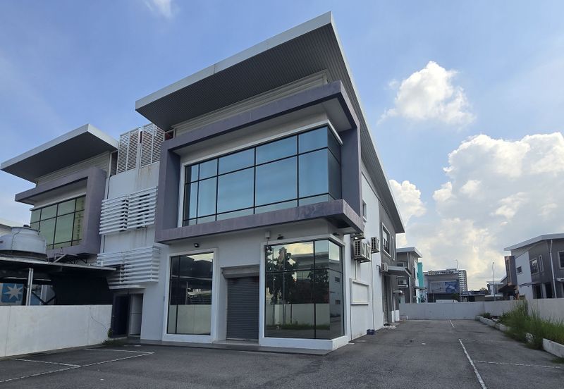 1.5 Sty Semi-D Factory @ Gateway 16