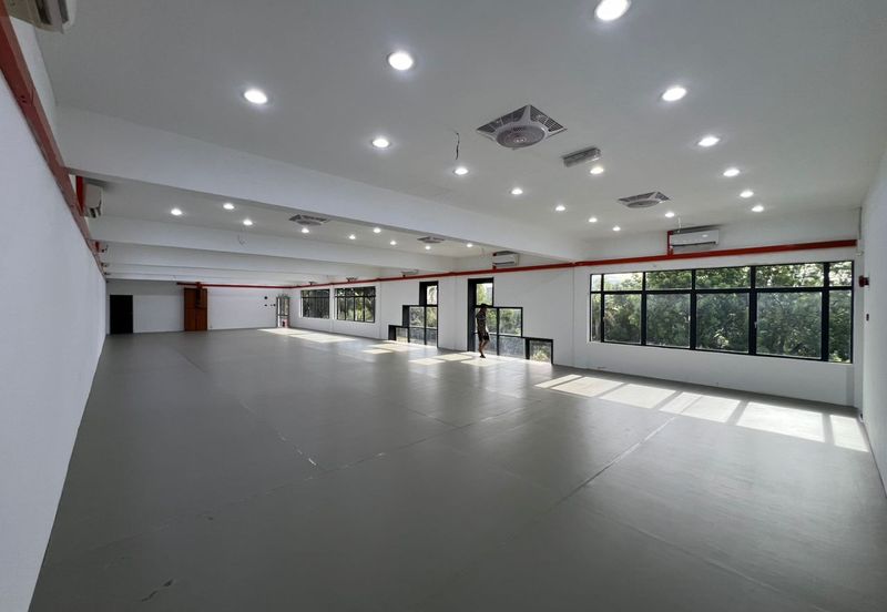 Commercial space for sports, gym, spinning class, dancing class