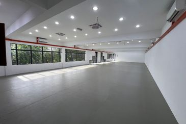 Commercial space for sports, gym, spinning class, dancing class