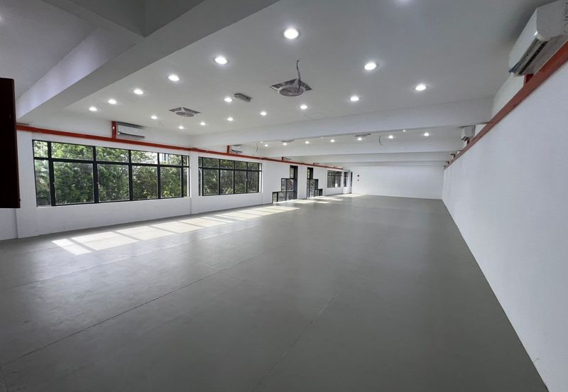 Commercial space for sports, gym, spinning class, dancing class