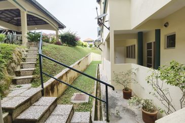 Condo in Meru Valley Golf Resort, Ipoh For Sale