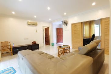 Condo in Meru Valley Golf Resort, Ipoh For Sale