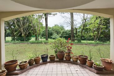 Condo in Meru Valley Golf Resort, Ipoh For Sale