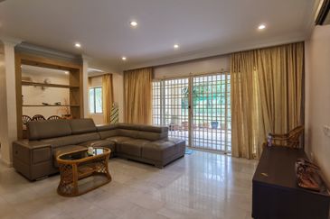Condo in Meru Valley Golf Resort, Ipoh For Sale
