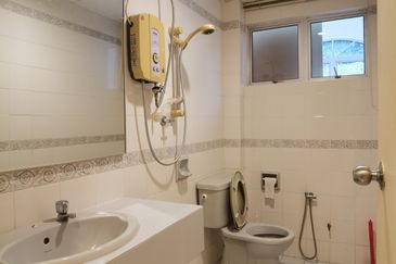 Condo in Meru Valley Golf Resort, Ipoh For Sale