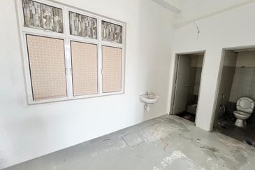 Pusat Perdagangan Danga Utama