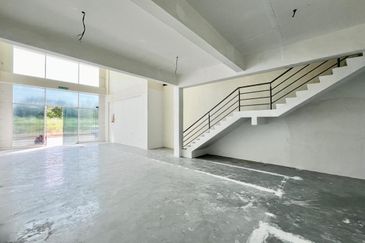 Pusat Perdagangan Danga Utama