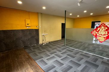 Taman Anggerik -  Shop , Tampoi , Johor