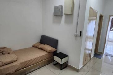 The Pinnacles (Pinnacle Tower)