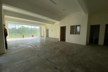 Pusat Perdagangan Danga Utama