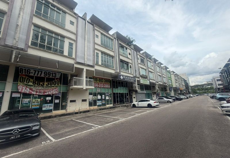 Pusat Perdagangan Danga Utama