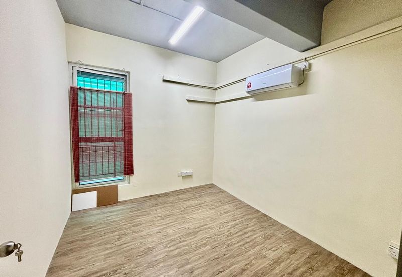 Pusat Perdagangan Danga Utama