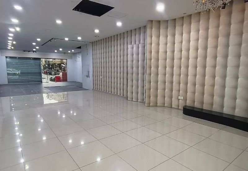 Taman Mount Austin Commercial