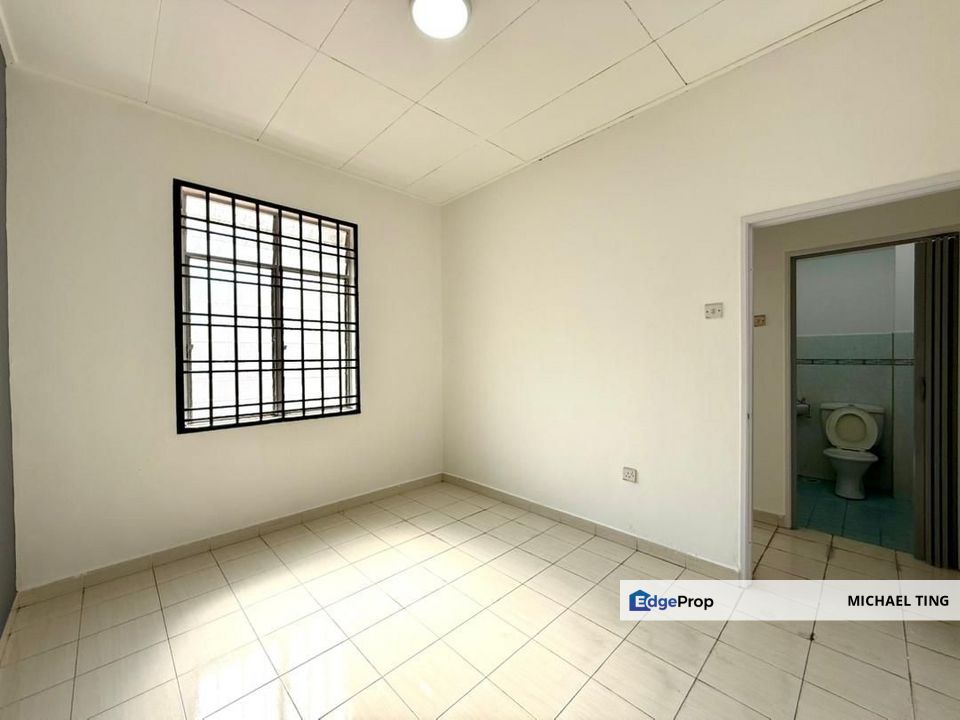 Bukit Dahlia - 2 Storey Terrace House For Sale, Johor, Pasir Gudang