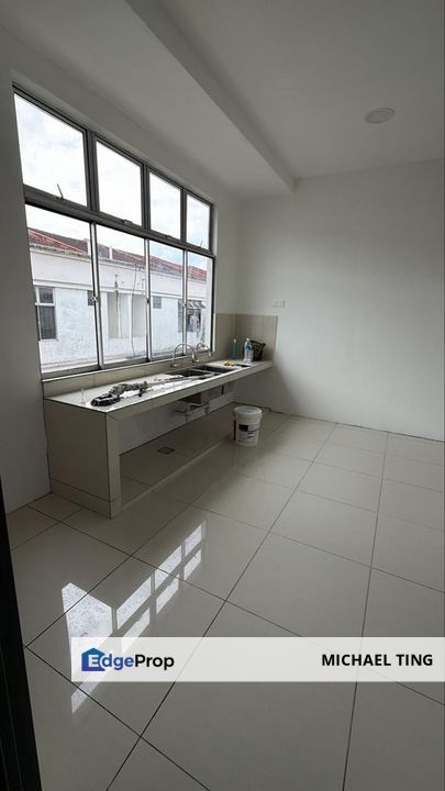 Taman Universiti - Shop For Rent, Johor, Skudai