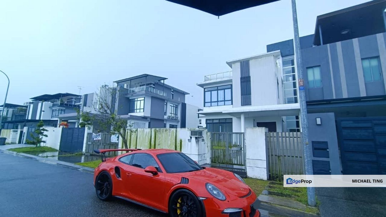 Taman Ponderosa, 3 Storey Semi Detached House With Lower Ground, Jalan