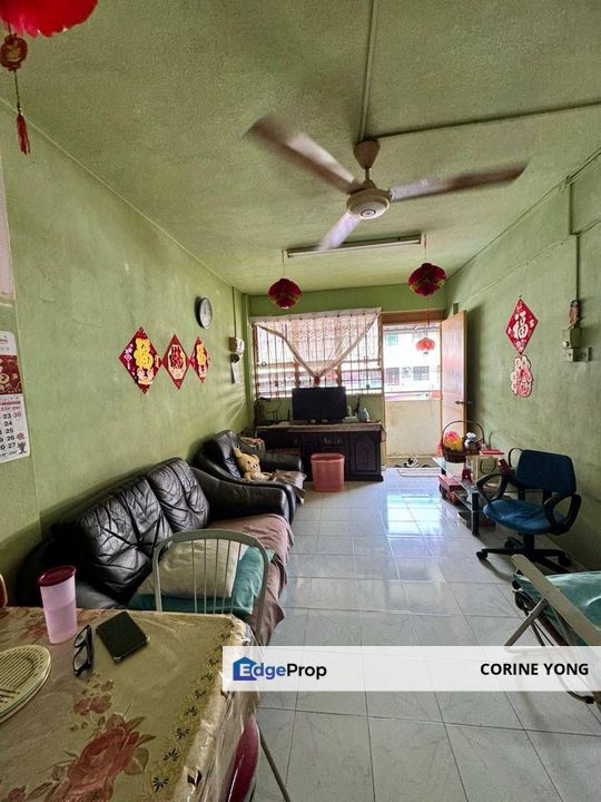 Low Cost Flat For Sale At Taman Daya 🏬, Johor, Johor Bahru