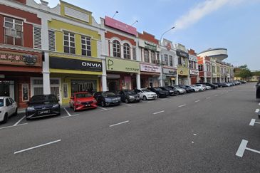 Taman Mount Austin Commercial