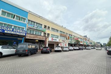 Taman Mount Austin Commercial