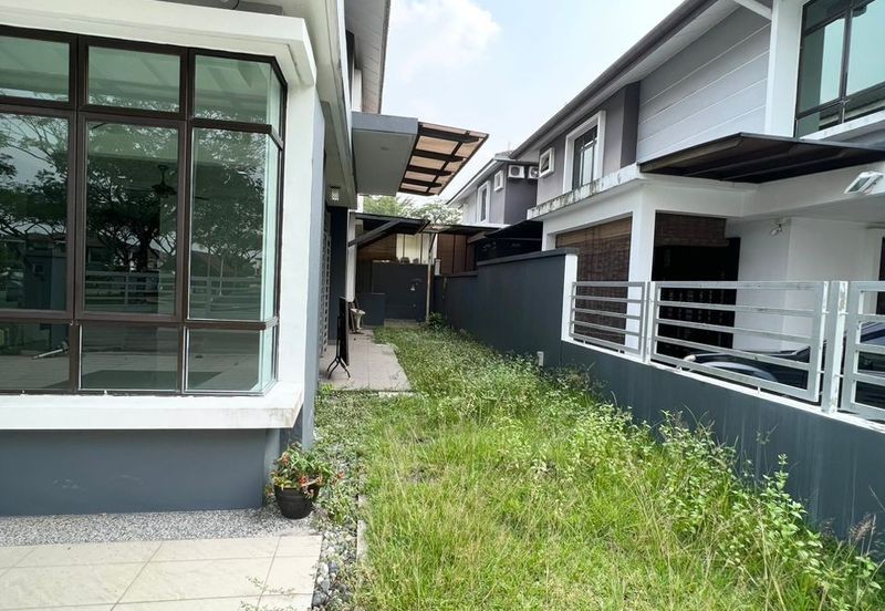 Maple Red, Adda Heights