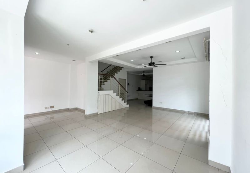 Maple Red, Adda Heights