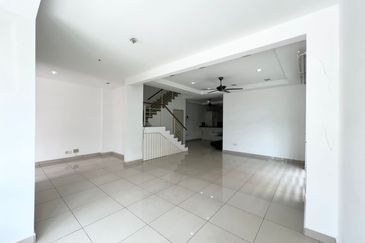 Maple Red, Adda Heights