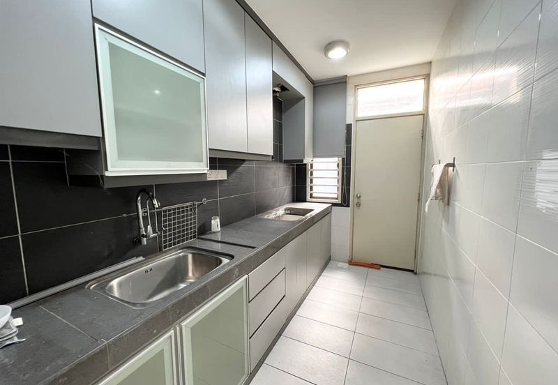 Maple Red, Adda Heights