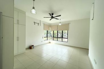 Maple Red, Adda Heights