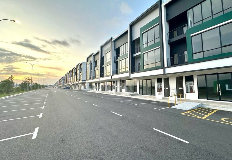 Taman Mount Austin Commercial