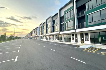 Taman Mount Austin Commercial