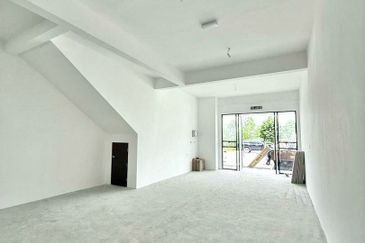 Taman Mount Austin Commercial