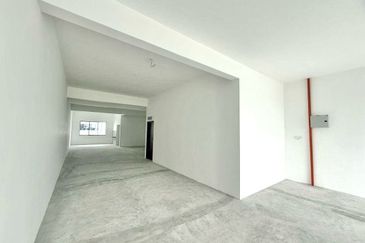 Taman Mount Austin Commercial