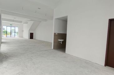 Taman Mount Austin Commercial