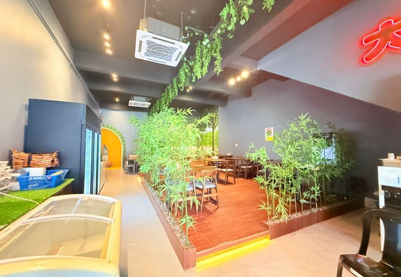 Taman Mount Austin Commercial