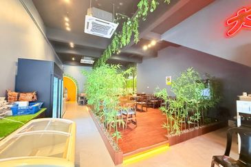 Taman Mount Austin Commercial