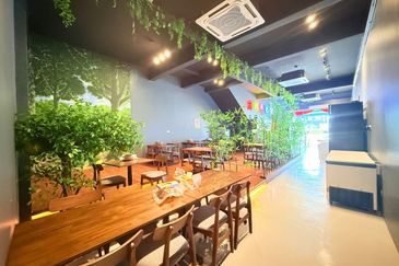 Taman Mount Austin Commercial