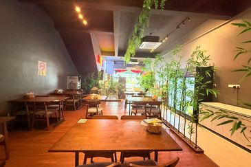 Taman Mount Austin Commercial