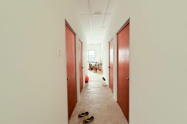 Taman Mount Austin Commercial