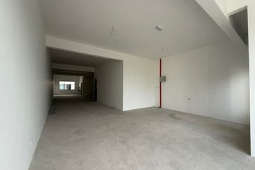 Taman Mount Austin Commercial