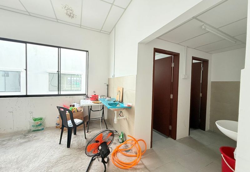 Taman Mount Austin Commercial