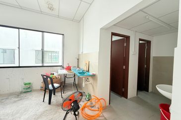 Taman Mount Austin Commercial