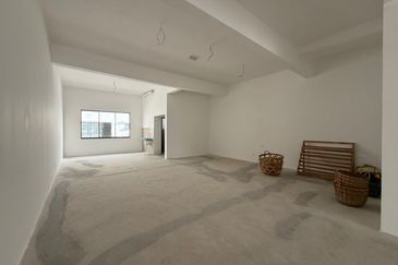 Taman Mount Austin Commercial