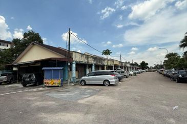 Single Storey Shoplot Corner Lot For Rent At Taman Ehsan Jaya 
