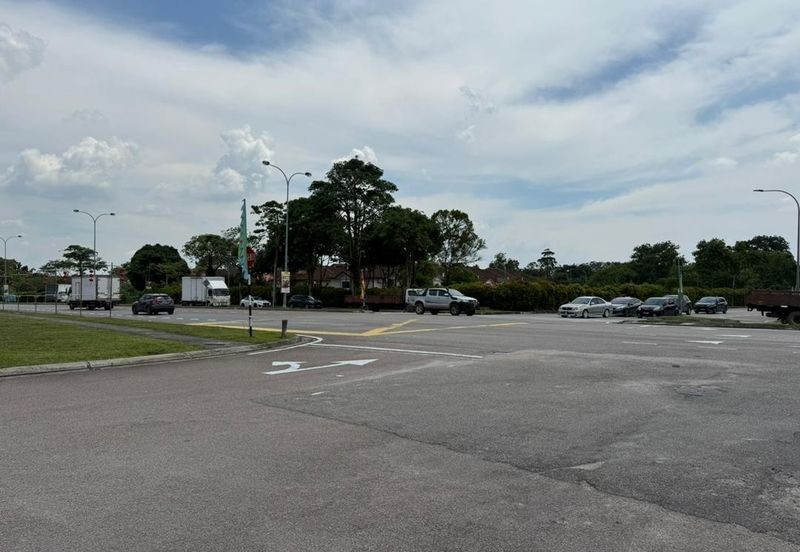 Single Storey Shoplot Corner Lot For Rent At Taman Ehsan Jaya 