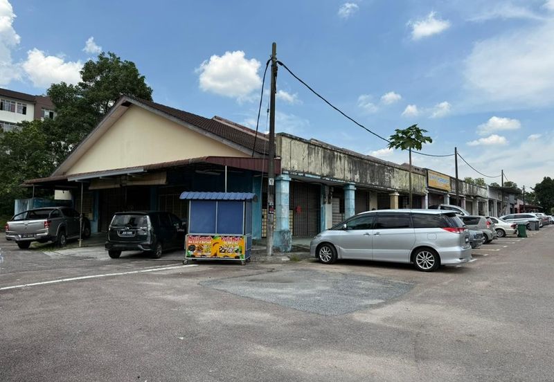 Single Storey Shoplot Corner Lot For Rent At Taman Ehsan Jaya 