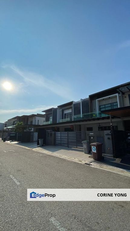 Double Storey Superlink House For Sale At Taman Danga Sutera , Johor, Skudai