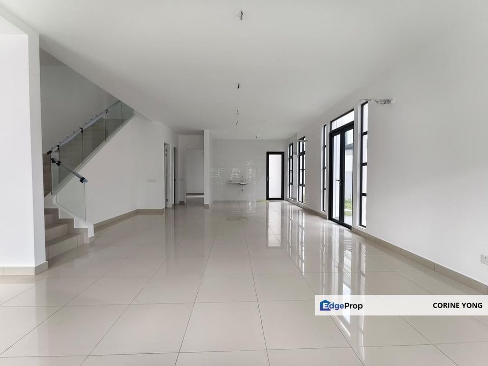 Double Storey Superlink Cluster House For Sale At Setia Tropika , Johor, Setia Tropika