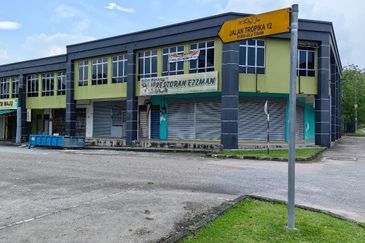 Double Storey Shoplot For Sale At Taman Bukit Tropical 