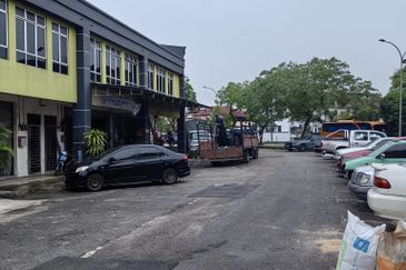 Double Storey Shoplot For Sale At Taman Bukit Tropical 