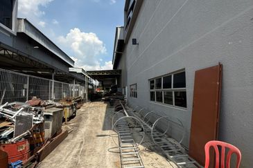 Apex Bizhub Desa Cemerlang